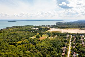 Orillia Shanon bay ontario canada lake simco - AdobeStock 524730009 300x200